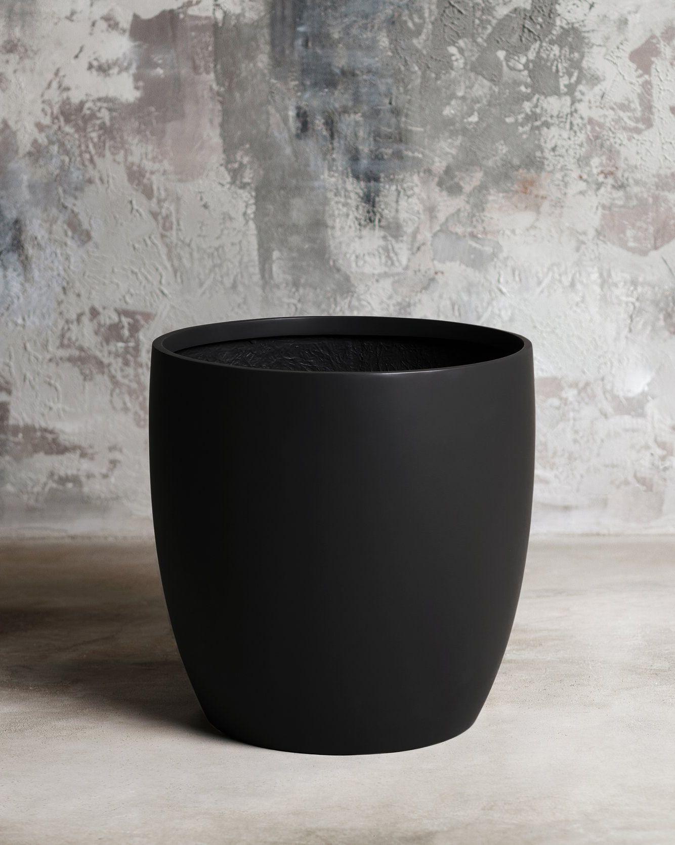 Rotunda - Fourteen - Black 